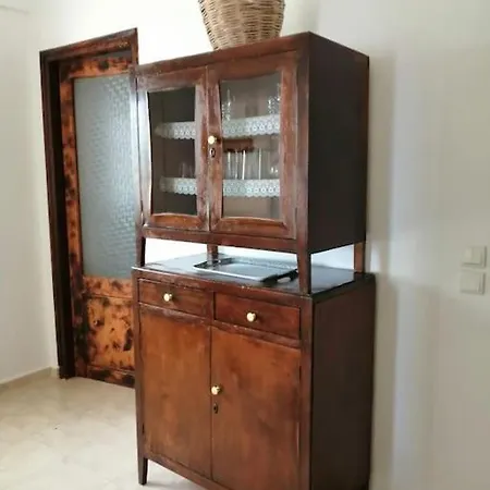 Rodon Kato Spilia Leros * Panteli
